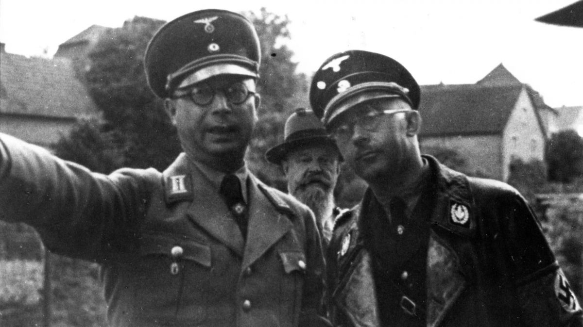 SS-Männer in Wewelsburg